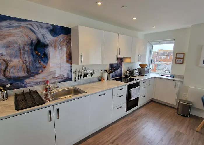 Number 10 Stunning Apartment, Fantastic Location!