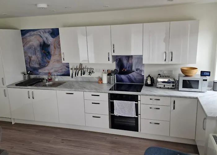 Number 10 Stunning Apartment, Fantastic Location!