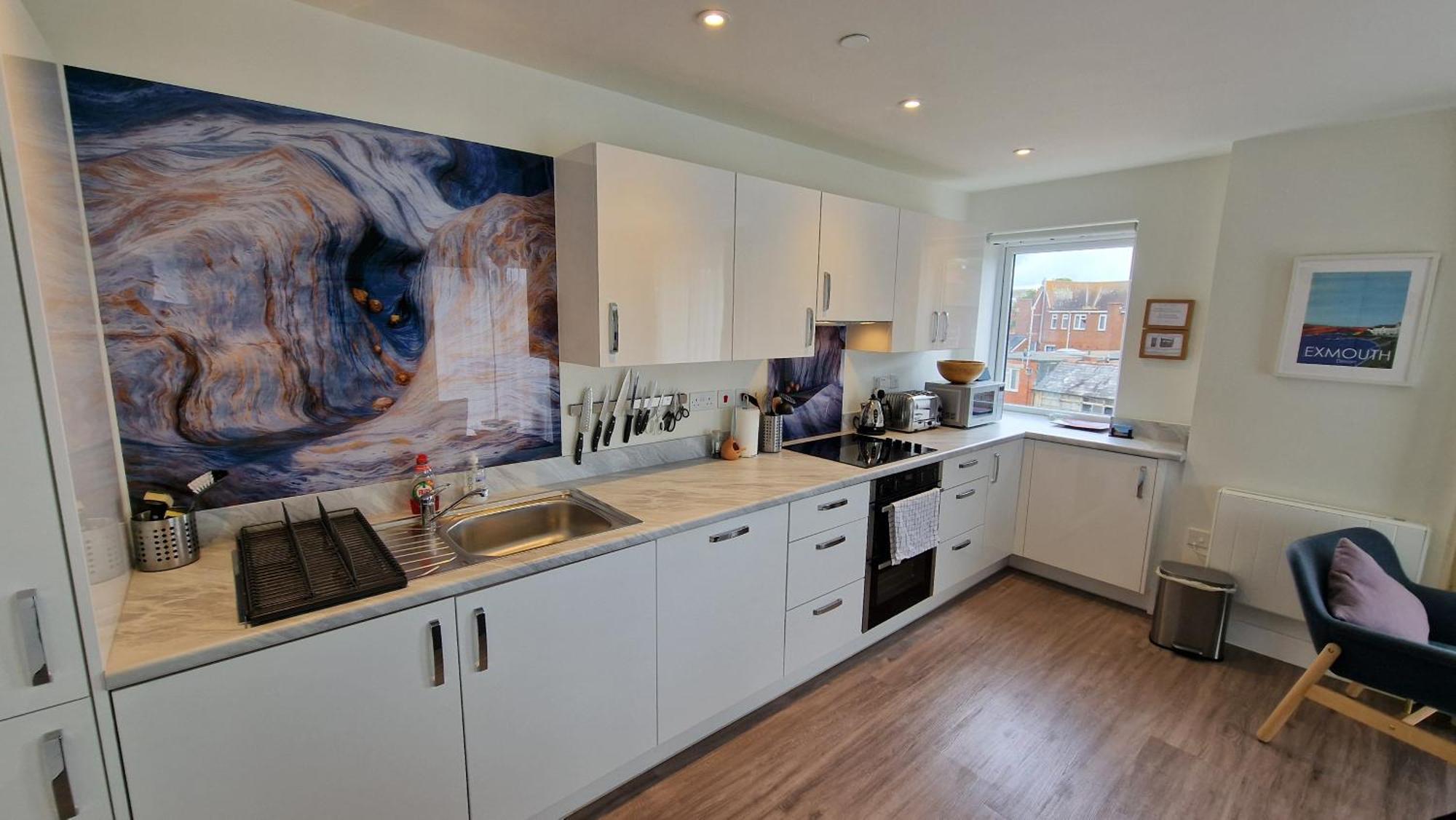 Number 10 Stunning Apartment, Fantastic Location!